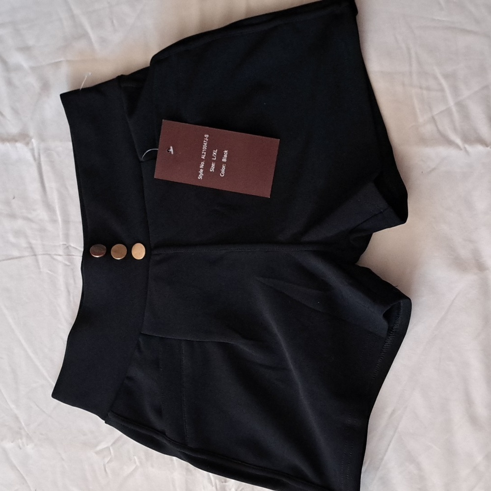FUEGO MODA Beautiful casual short L/XL